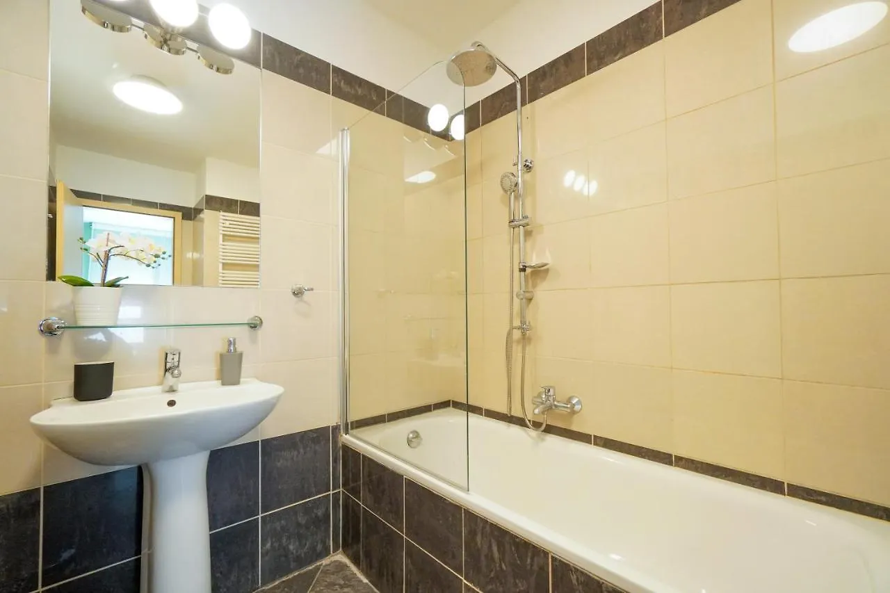 Gozsdu Downtown Apartment Budapest