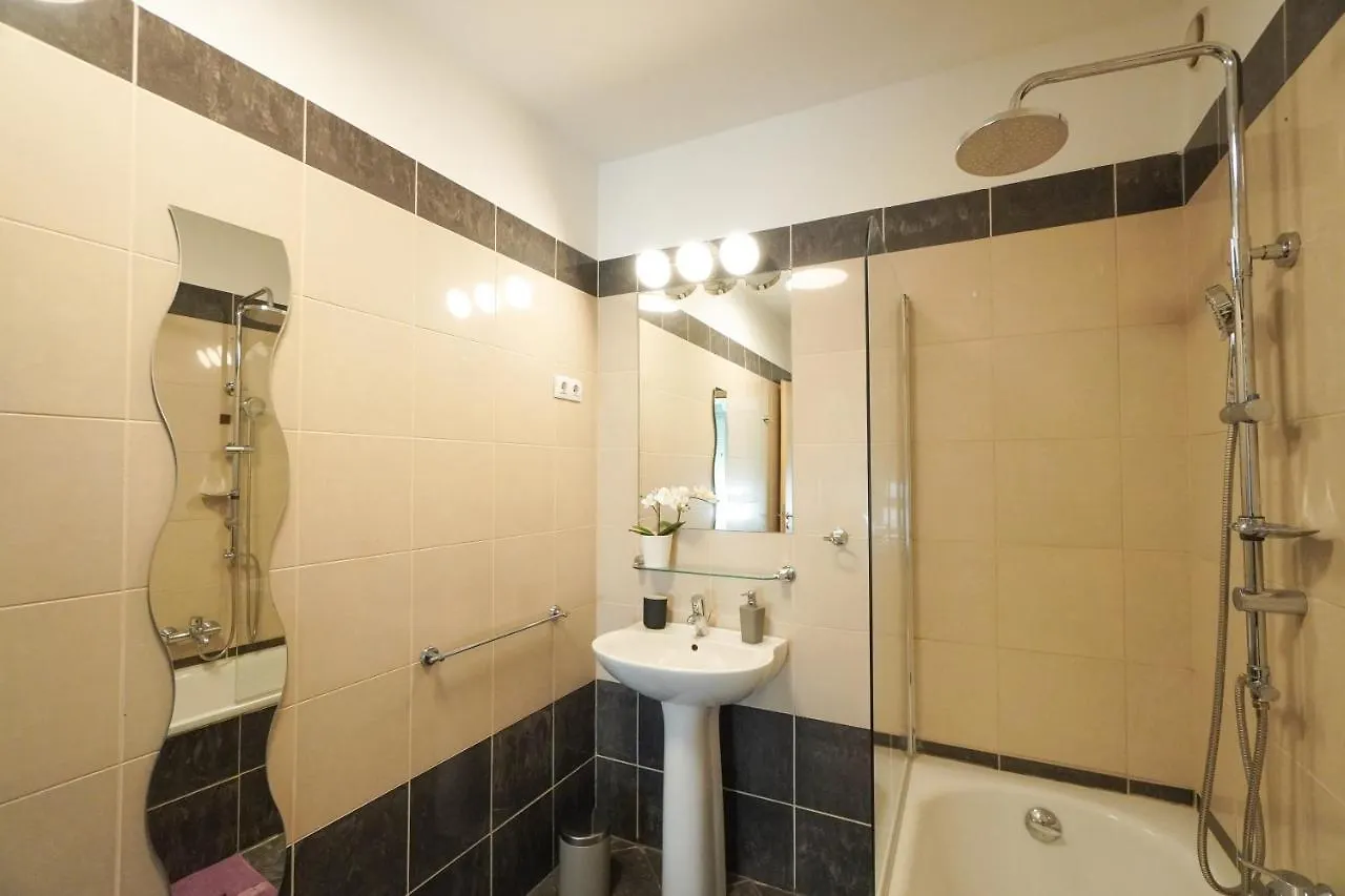 Gozsdu Downtown Apartment Budapest